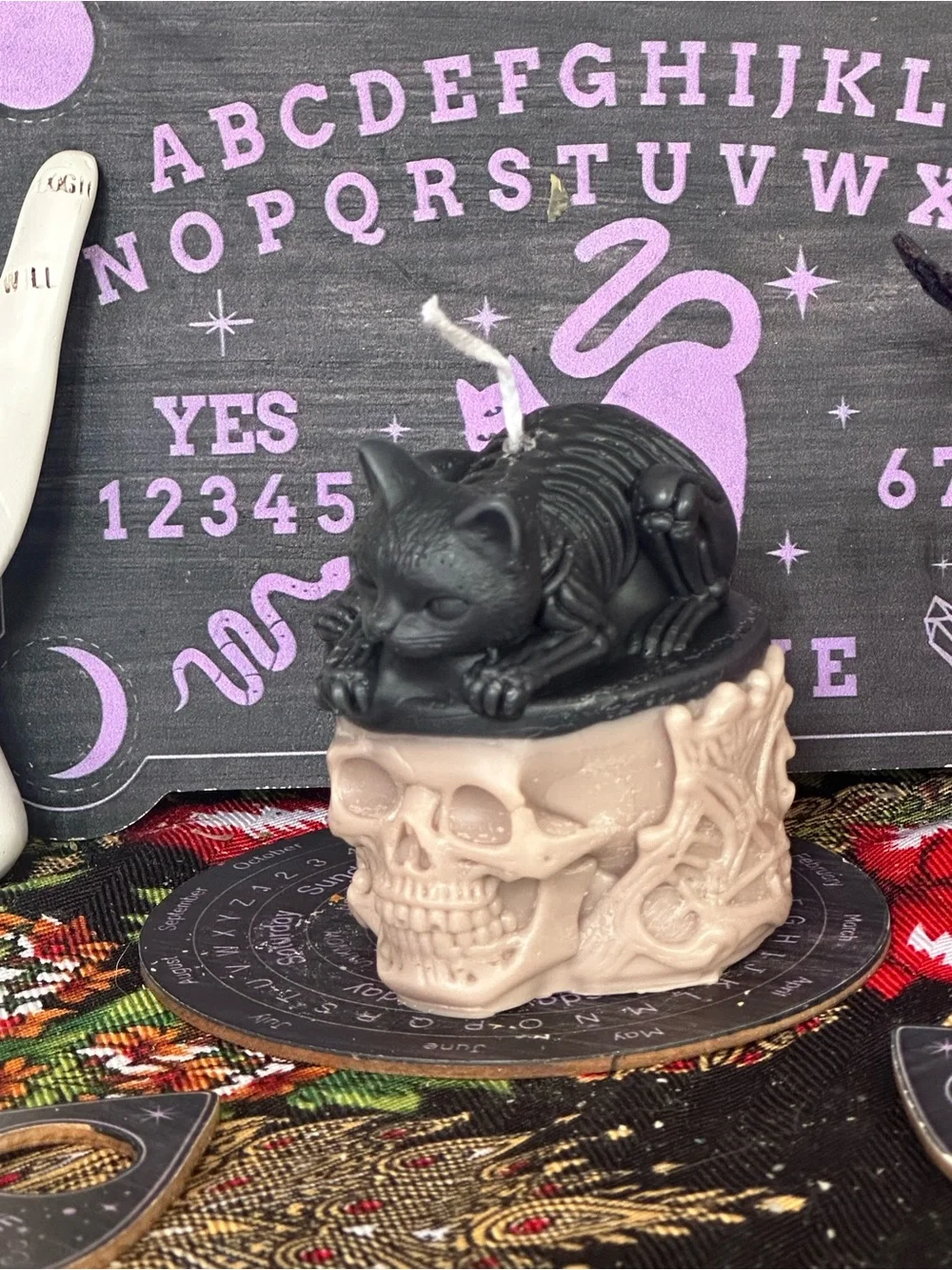 Graveyard Familiar Candle